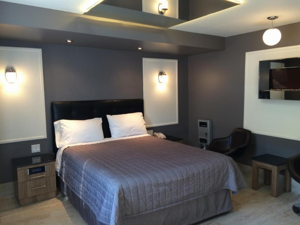 Room image 4